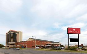 Ramada Topeka Downtown Hotel And Convention Center